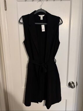 White House Black Market Sleeveless Black Tie-Waist longline Vest